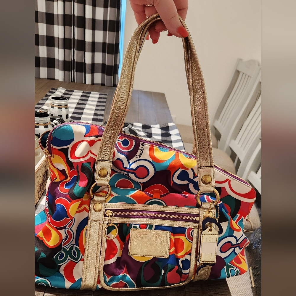 Poppy Coach tote with matching wallet